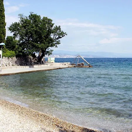 With A Parking Space - 7844