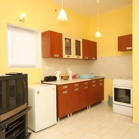 With A Parking Space - 7844 شقة *