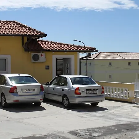 With A Parking Space - 7844 *